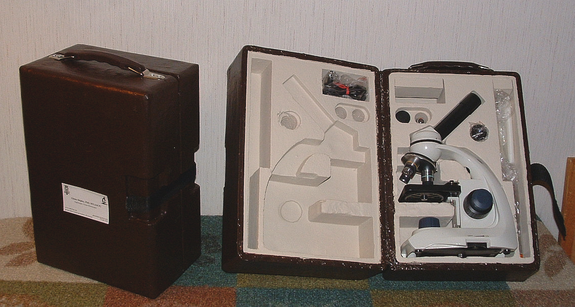 Figure 5. Figure 5. Final box with microscope inside—closed and opened.