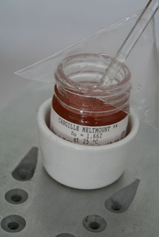 ceramic jar to hold meltmount bottle